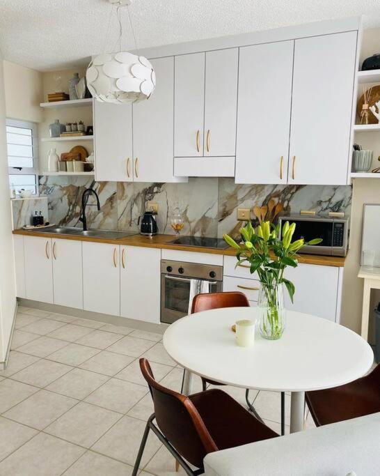 A Zen And Chic Beachfront Apartment Swakopmund Esterno foto